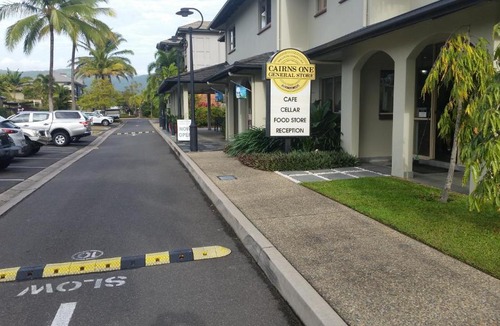 Westcourt Apartment | CairnsRetreat