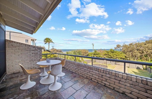 Shelly Beach House | Caloundra Retro Beach House in Front of Ocean