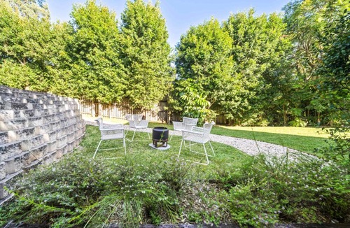 Little Mountain House | Caloundra Tropical Downstairs Stay - Pool & Garden
