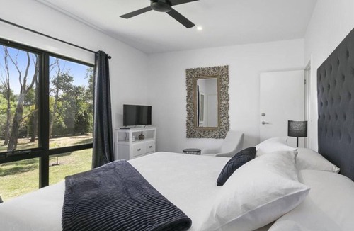 Meeniyan Apartment | Campania Spa Suite 2