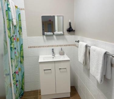 Camperdown Hotel | Camperdown Cascade Motel