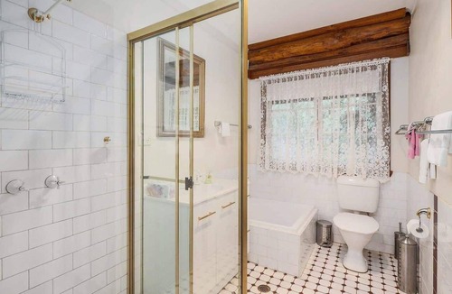 Canobolas Cabin | Canobolas Mountain Four-Bedroom Log Cabin