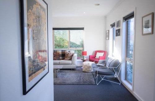 Ballarat North House | Canvas & Comfort Peaceful Ballarat Base