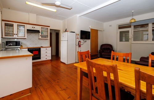 Cape Jervis House | Cape Jervis Accommodation & Caravan Park