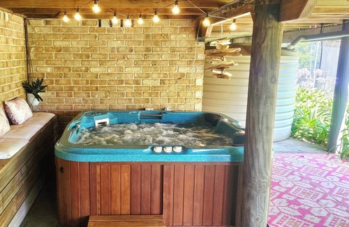 Forster House | Cape Oasis Forster Pool, Spa, Pet friendly! Book now and SAVE UP TO 25%