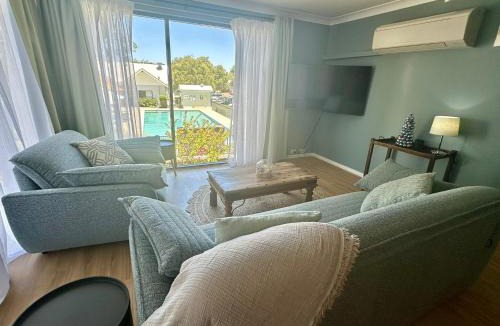 Broadwater House | Cape View Beach Resort - Endless Summer