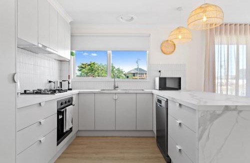 Capel Sound Villa | Capel Coastal Escape