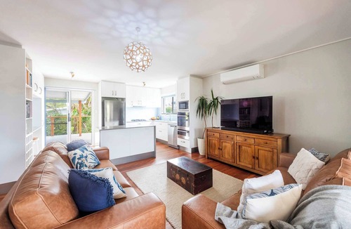 Yamba House | Captain's Haven - Oceanstays - Hot Tub & Pet Friendly