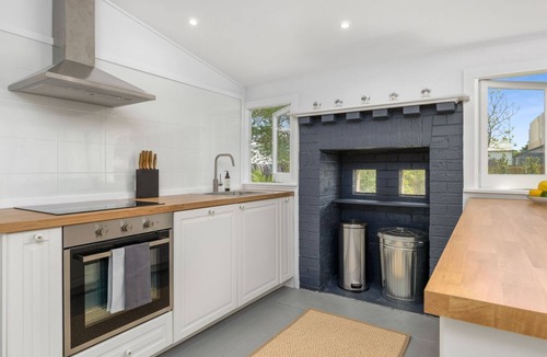 Huskisson House | Captains Cottage - Huskisson - Pet Friendly