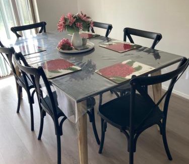 Goolwa House | Captains Cottage - Pet Friendly Breakfast Included