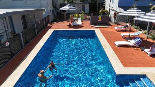 Cairns Hostel | Caravella Backpackers