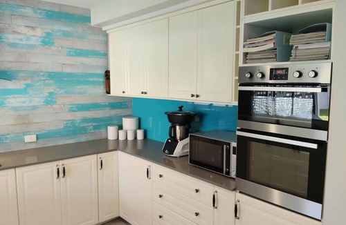 Deception Bay House | Carefree comfort home