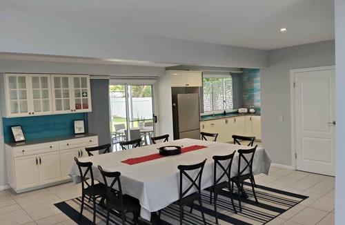 Deception Bay House | Carefree comfort home