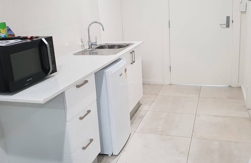 Goulburn Hotel | Carlton Suites
