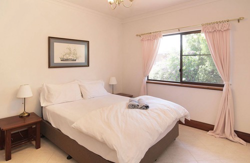 Quindalup House | Carramar Cottage - under peppermints by the beach