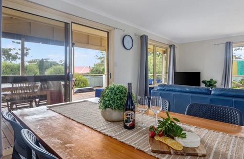 Carrickalinga House | Carrawaves 73 LaRonde