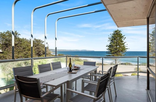 Carrickalinga House | Carrickalinga House A Symphony of Sea and Serenity
