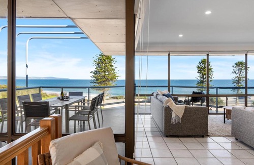 Carrickalinga House | Carrickalinga House A Symphony of Sea and Serenity