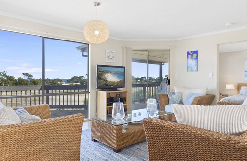 Carrickalinga House | Carrie'd Away - 9 Dorset Court