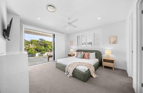 Woorim House | Casa al mare - Bribie Island 5BD Retreat