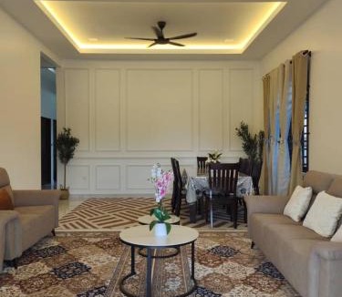 Kampung Padang Midin House | Casa Amethyst