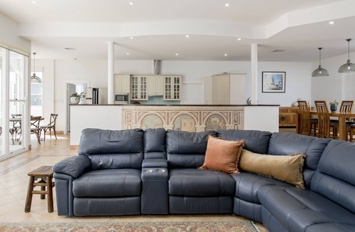 Dulwich House | Casa Bella - Central Location | Luxury Amenities