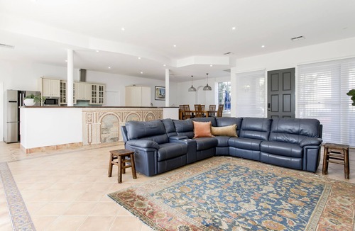 Dulwich House | Casa Bella - Central Location | Luxury Amenities
