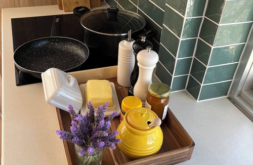 Port Noarlunga South Bed & Breakfast | Casa Blu Modern Beach Vibes Private Unit