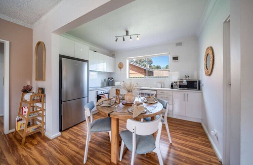 Everard Park Apartment | Casa Boho—Peaceful Stay in Vibrant, Central Locale