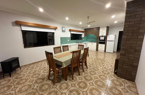 Stanthorpe House | Casa Sarina