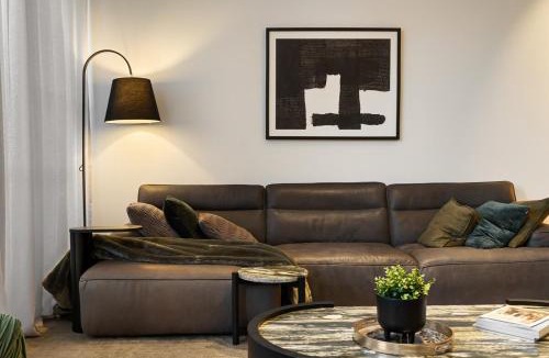 Kew House | Casa Urbanista Luxury Architectural Home in Kew