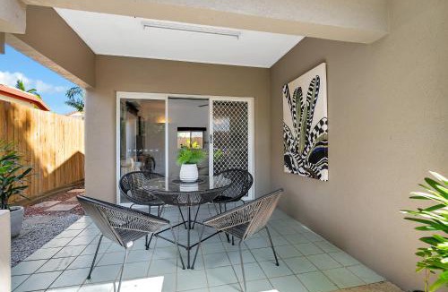 Manoora Apartment | Casa Villa- Peaceful Retreat
