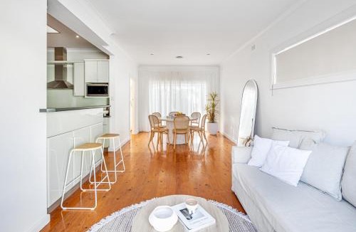 Glenelg South House | Casaba Villa - Your Beachside Garden Oasis