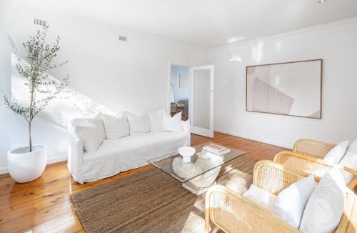 Glenelg South House | Casaba Villa - Your Beachside Garden Oasis