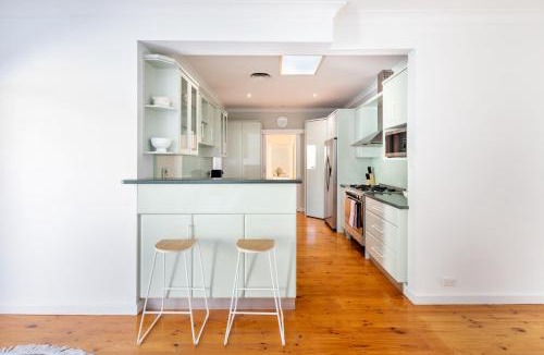 Glenelg South House | Casaba Villa - Your Beachside Garden Oasis