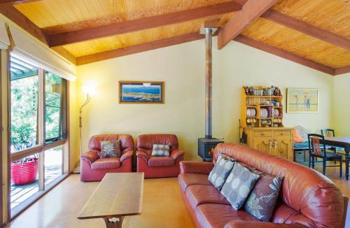 Mystery Bay House | Caseys Pet Friendly Beach Cottage