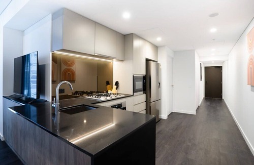 Brisbane Central Business District Apartment | CASSA ONE - Luxury 2b Apt in Brisbane City w/Pool