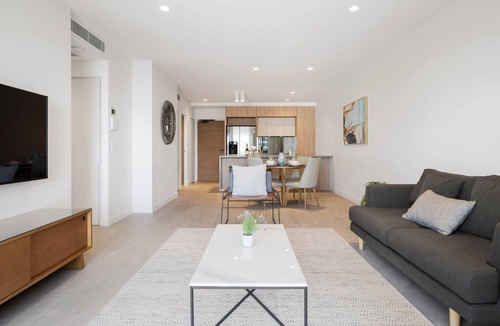 Broadbeach Apartment | 『CASSA VUE』- Homey Coastal Living | Prime 2-BR