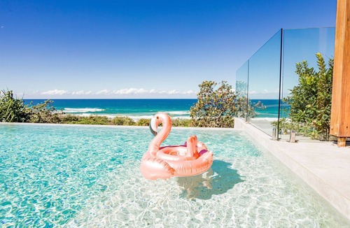 Castaways Beach House | Castaways Beach Escape - 6 Bedroom