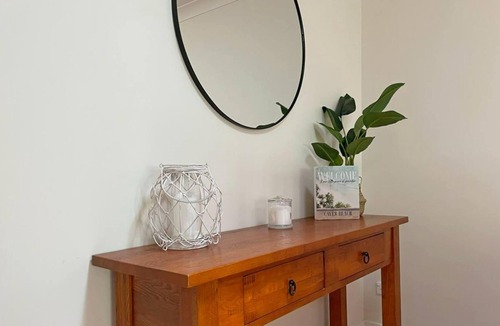 Caves Beach Villa | Caves Beach Villa - walk to beach, cafes and shops