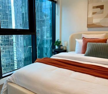 Melbourne Central Business District Apartment | CBD Apartment, Sleeps 4 with Free Car Park