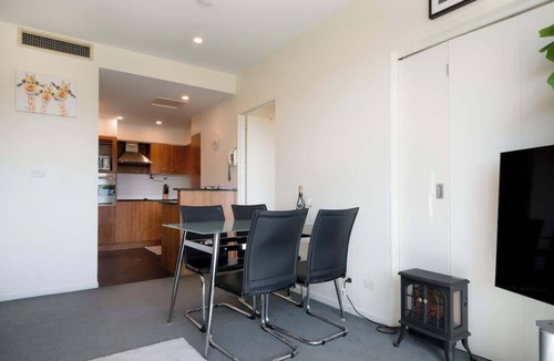 Launceston CBD Apartment | CBD Apartment - Walk to Shops & Attractions
