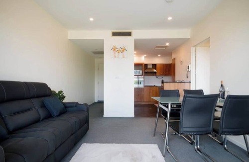 Launceston CBD Apartment | CBD Apartment - Walk to Shops & Attractions