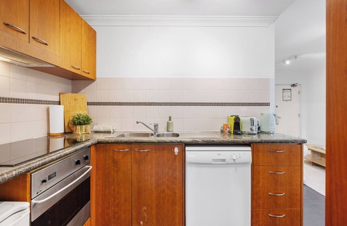 Perth Central Business District Apartment | CBD Edge 1BR on Mounts Bay Road