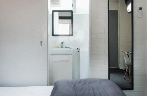 Braidwood Hotel | Cedar Lodge