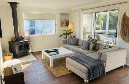 Sanctuary Point House | Centaur Sanctuary - Pool, Fireplace, Games Room & Pet Friendly!