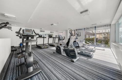 City West Apartment | Central 1-Bed with Parking BBQ and Indoor Pool