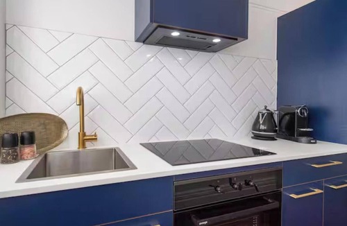 West Perth Apartment | Central 1BDR APT in West Perth with Parking