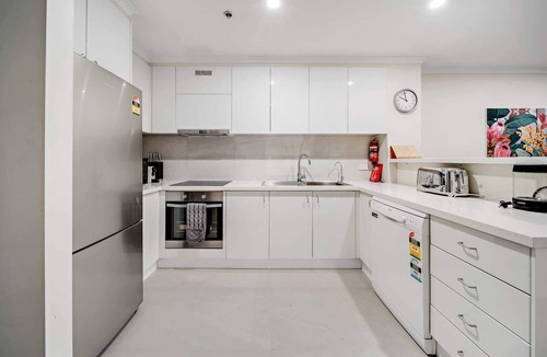 Canberra City Centre Apartment | Central 2-bed Apartment with Pool, Gym and Spa