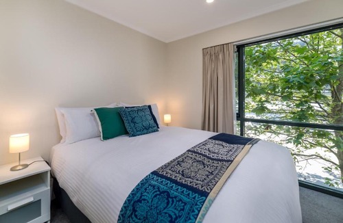 Canberra City Centre Apartment | Central 2-bed Apartment with Gym and Spa